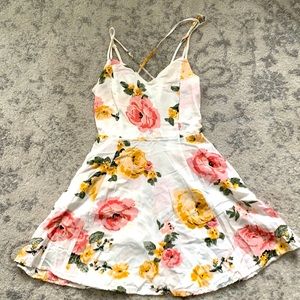 Brand new floral dress from Garage size XS